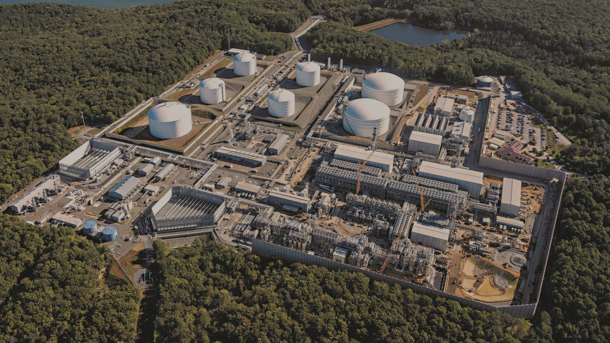 LNG export facility · cold-service piping